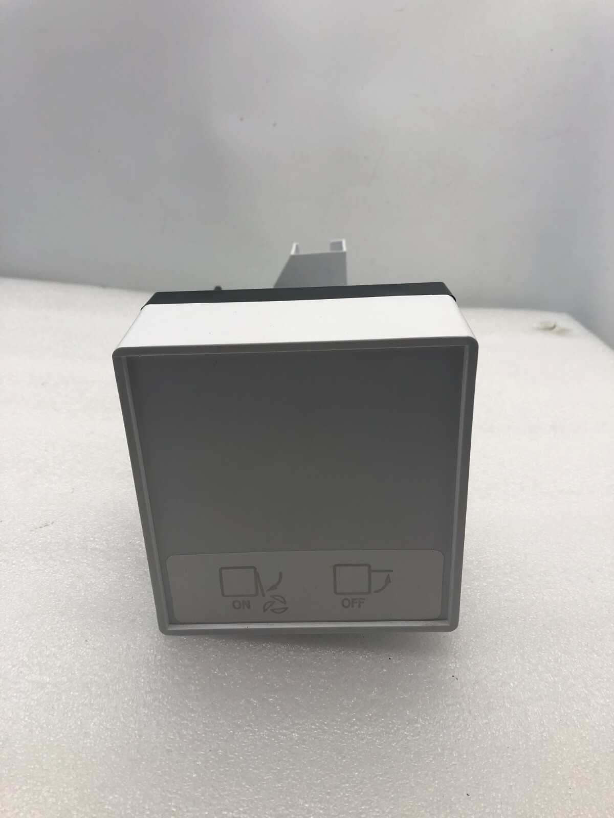 Genuine Samsung Ice Maker Part#241798201