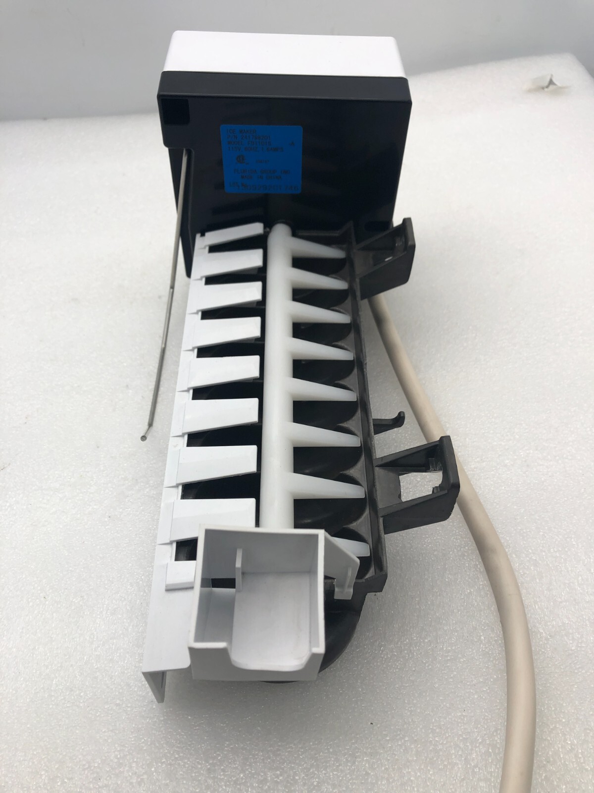 Genuine Samsung Ice Maker Part#241798201