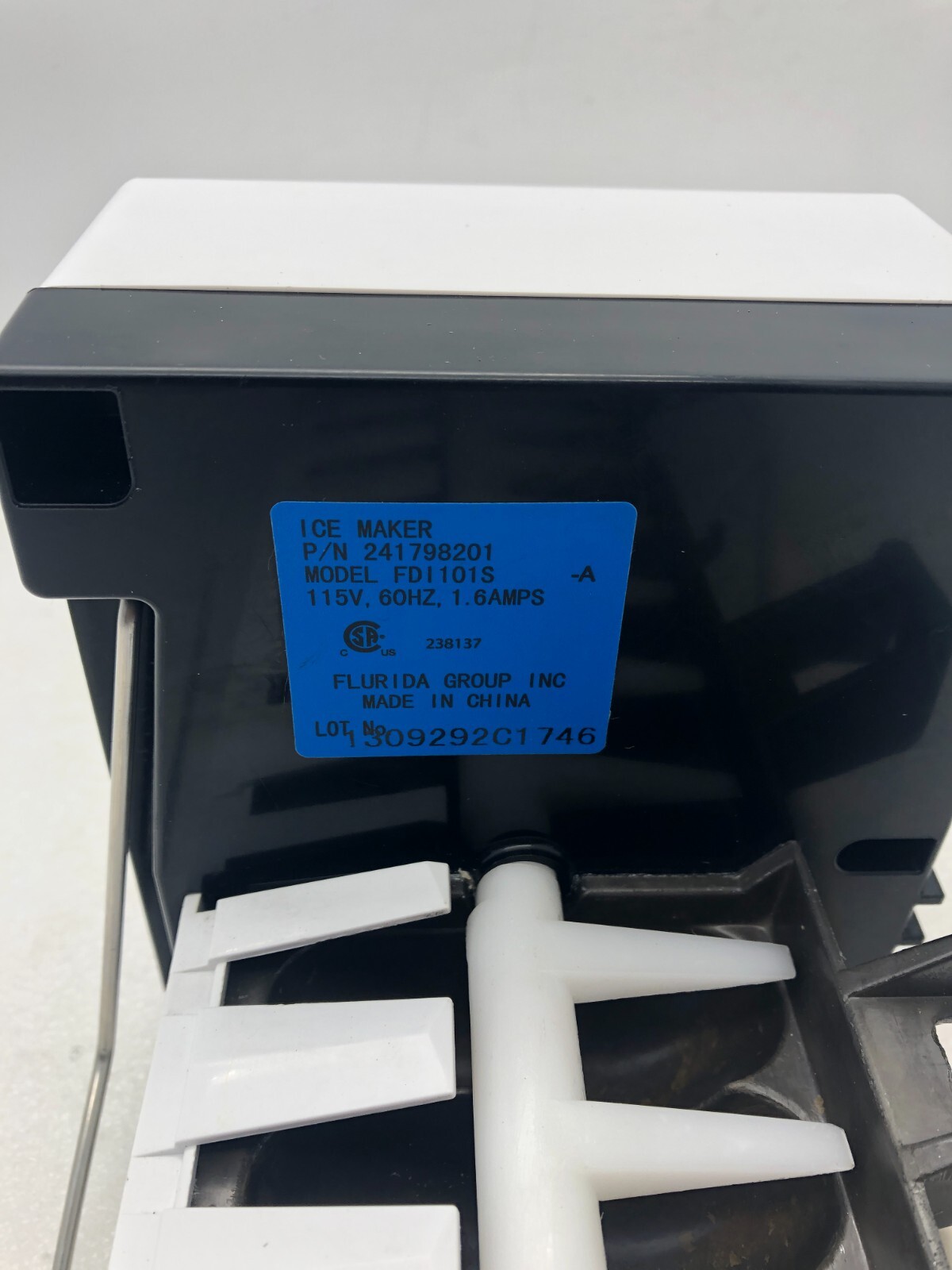 Genuine Samsung Ice Maker Part#241798201