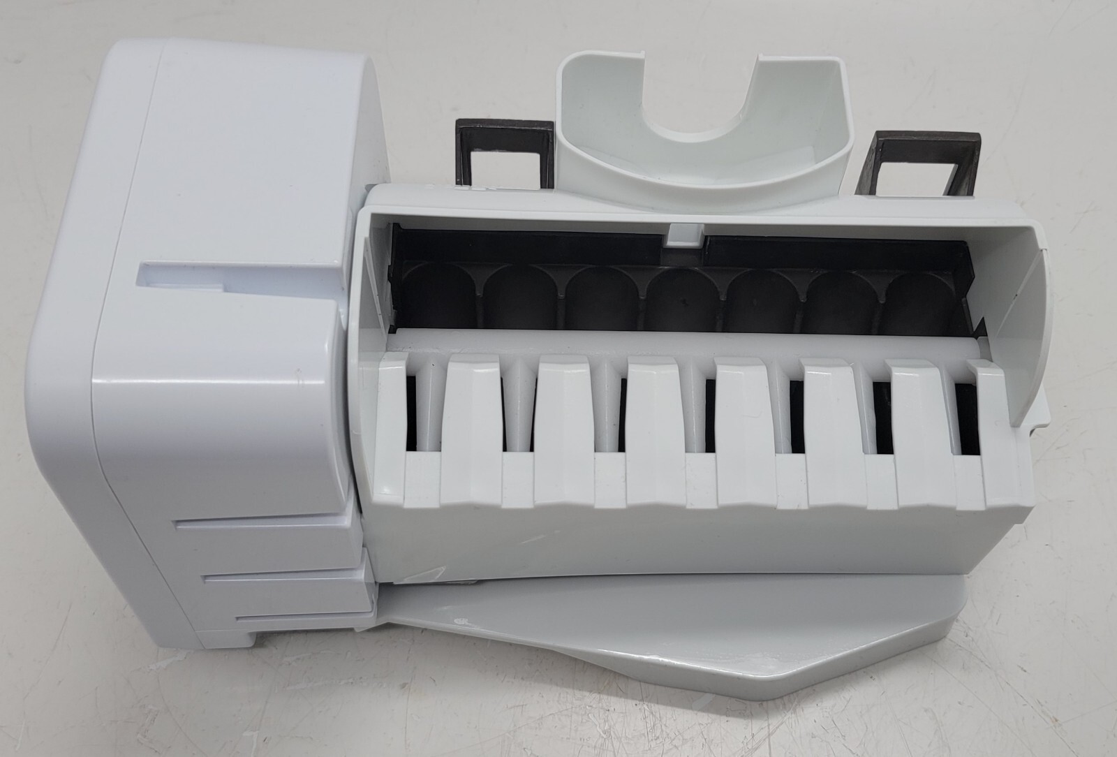 Genuine Refrigerator GE Ice Maker Part#239D2277G001