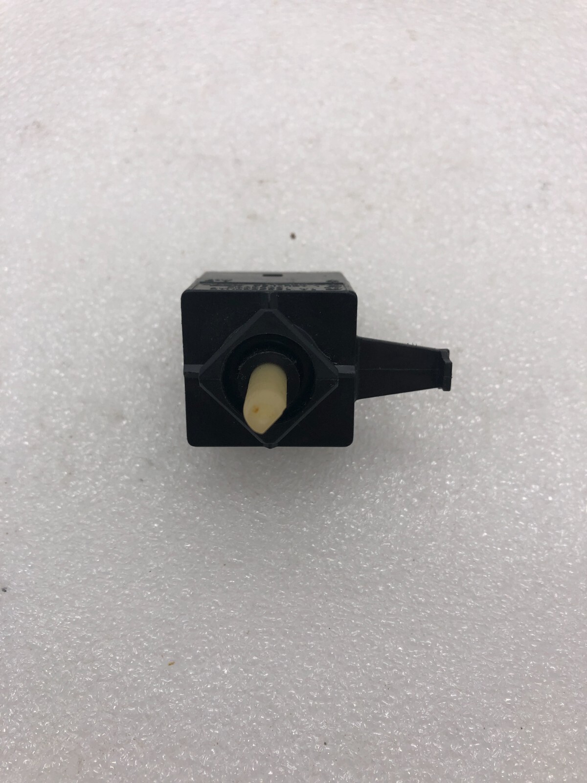 Genuine Whirlpool Washer Temperature Switch part#3399639