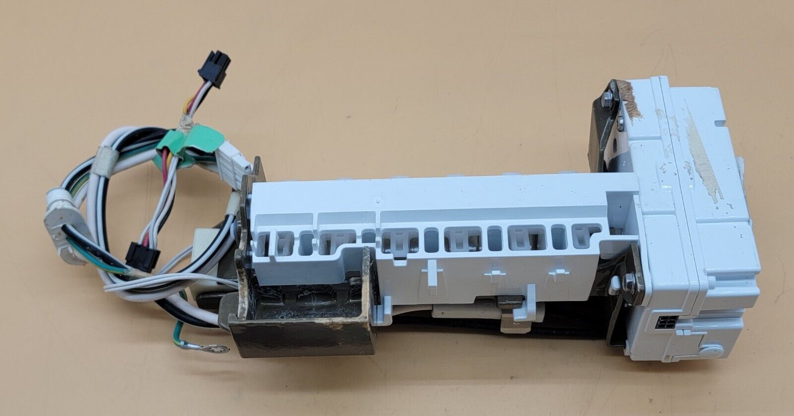 Genuine Refrigerator Whirlpool Ice Maker Part#W10498261