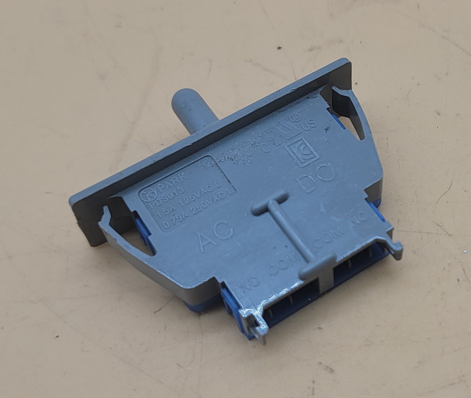 Genuine Refrigerator LG Push Button Switch Part#PDS013