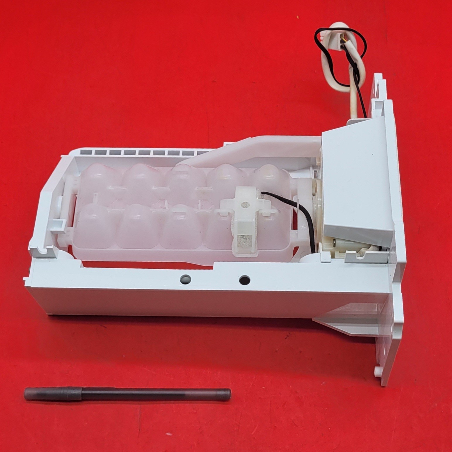 Genuine Refrigerator Thermador Ice Maker Part#9000748238