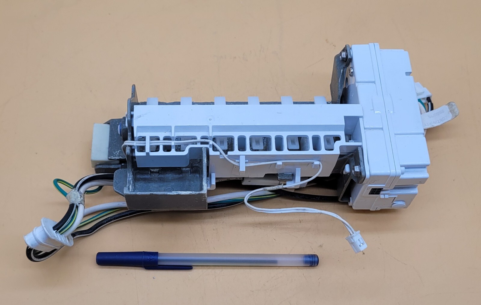 Genuine Refrigerator Whirlpool Ice Maker Part#W10746960