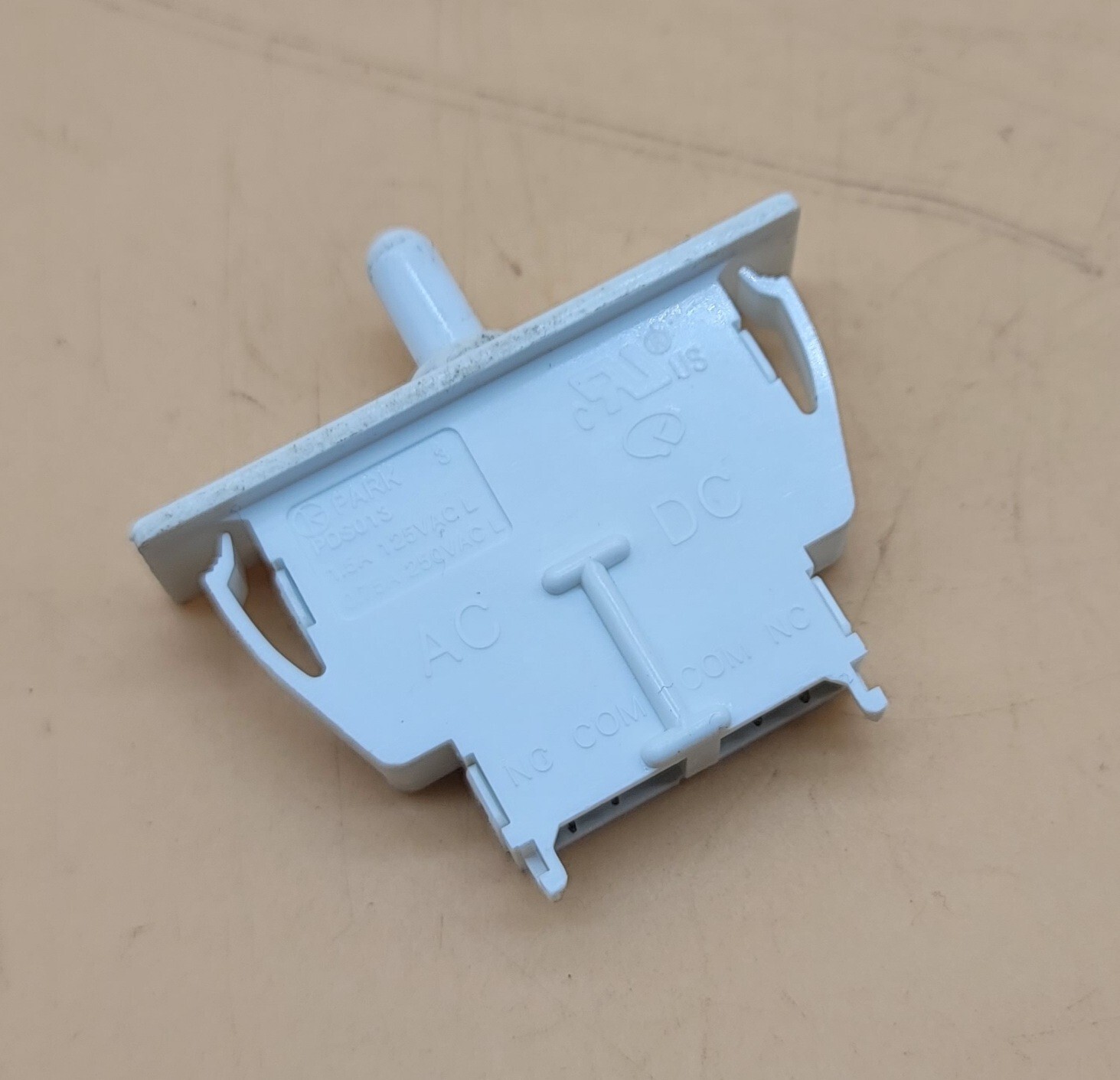 Genuine Refrigerator LG Push Button Switch Part#PDS013.