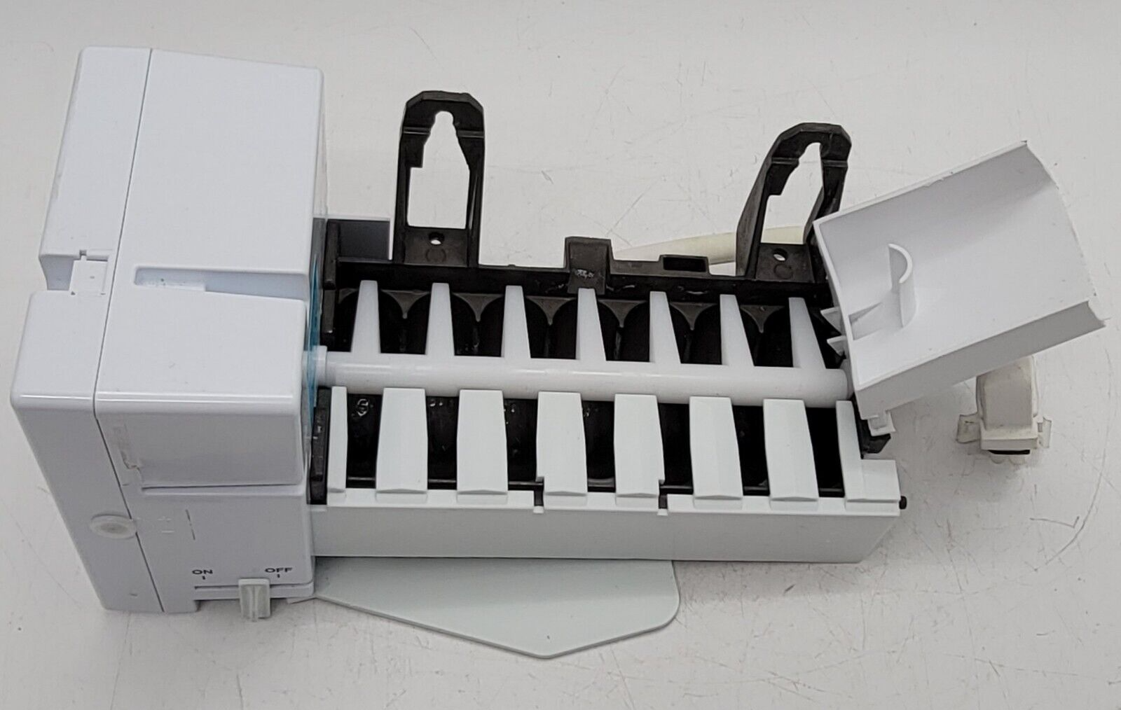 Genuine Refrigerator GE Ice Maker Part#197D7636G003
