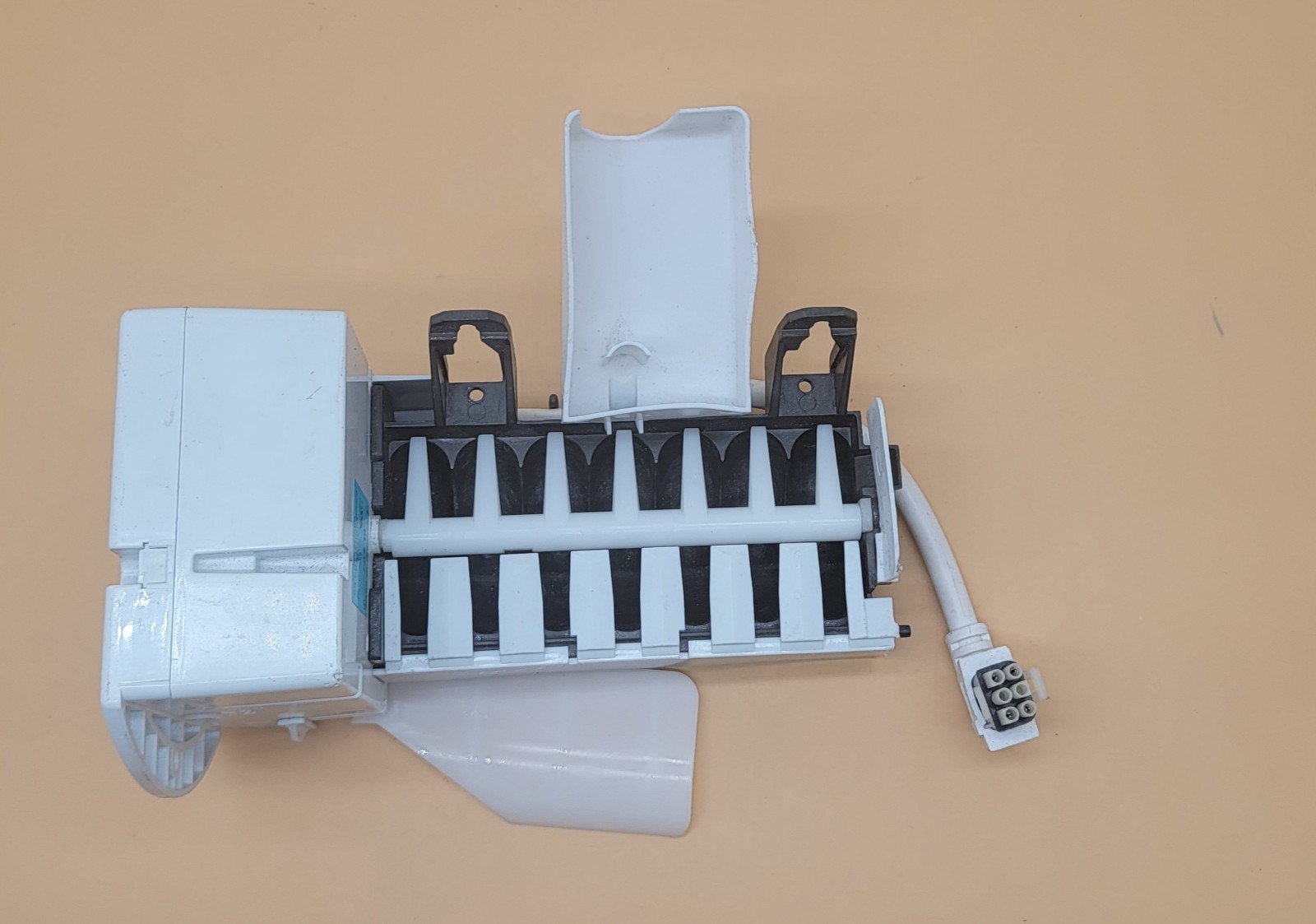 Genuine Refrigerator GE Ice Maker Part#197D7636G006